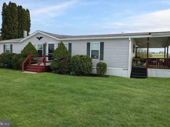 2 Log Ln, East Earl, PA 17519
