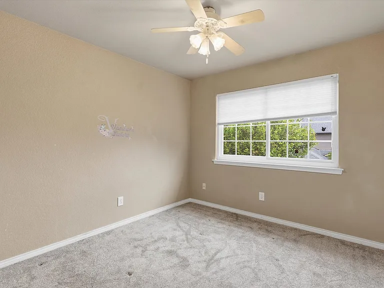 321 Old York Rd — Photo 17