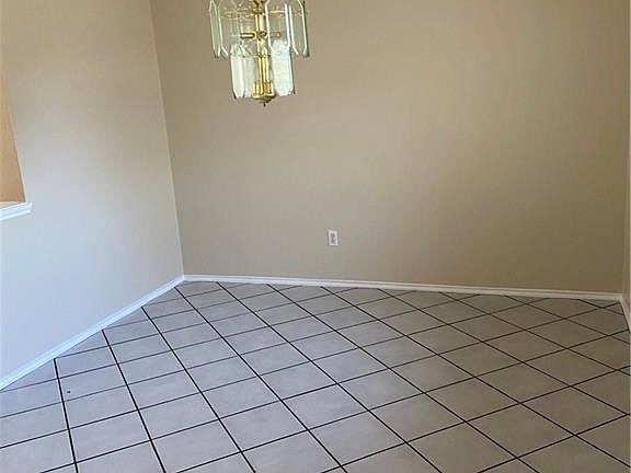 4th image of 13922 Greinert Dr