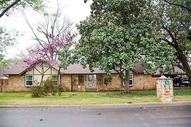 1st image of 612 S Parkridge Dr