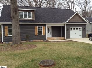 204 Edgewood Dr, Mauldin, SC 29662