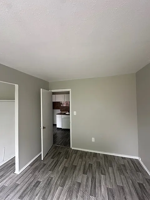 Building Photo - 3690 Bosworth Rd #1