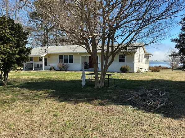 662 Bridge Creek Cir, Reedville, VA 22539