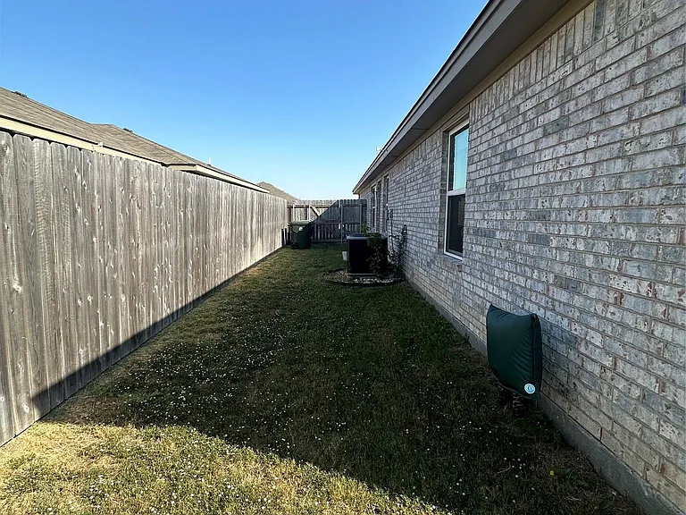3102 Stonewall Dr #B — Photo 24
