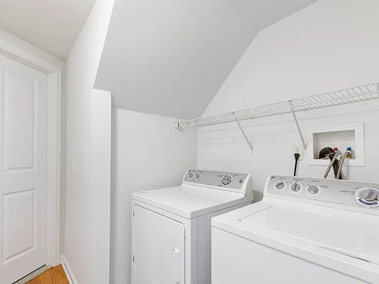 24-1 Ash St #1 — Photo 16