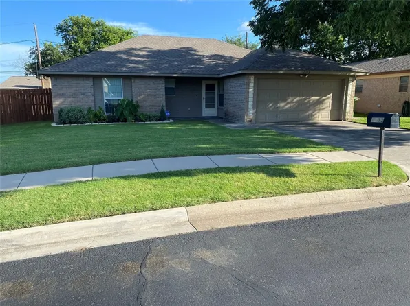 6233 Douglas Dr, Watauga, TX 76148