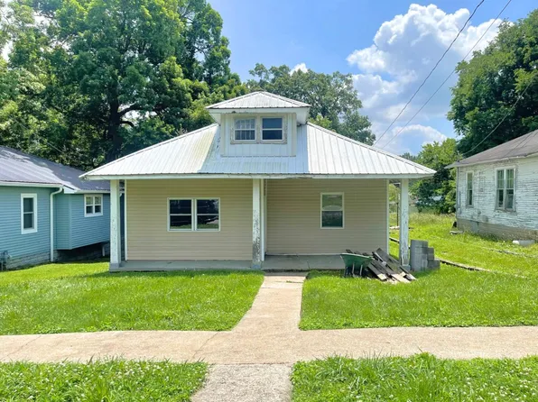 702 E Morehead St, Central City, KY 42330