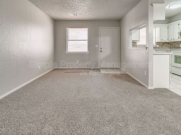 2nd image of 129 SE 42nd St #2