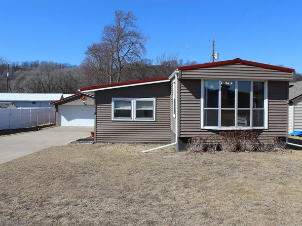 618 N Sunset View St, Harpers Ferry, IA 52146