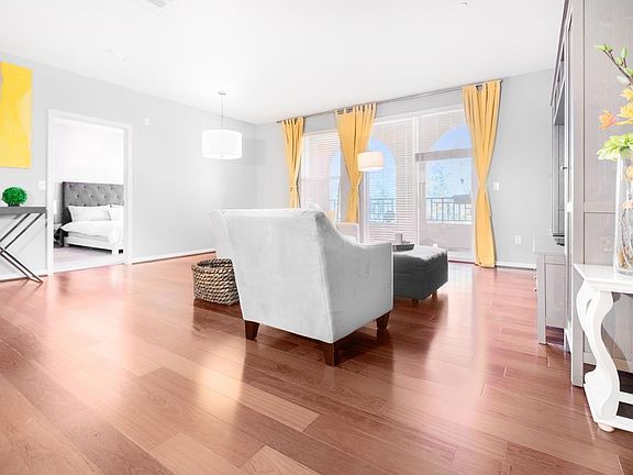 3rd image of 1445 Fruitdale Ave Unit 327