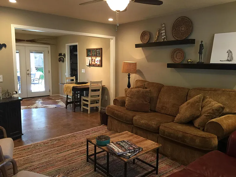 2304 Jean St — Photo 4