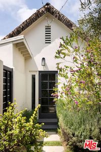 236 S Larchmont Blvd, Los Angeles, CA, 90004