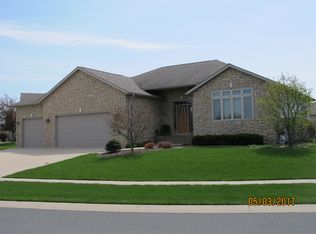 606 13th Ave NW, Dodge Center, MN 55927