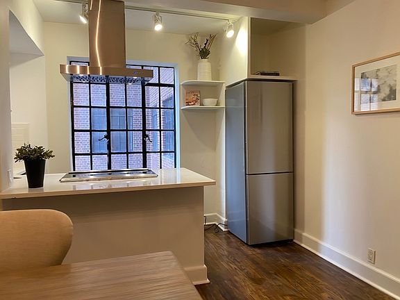 2nd image of 25 Tudor City Pl #910/912