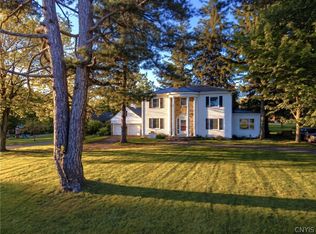 27 White Bridge Rd, Auburn, NY 13021