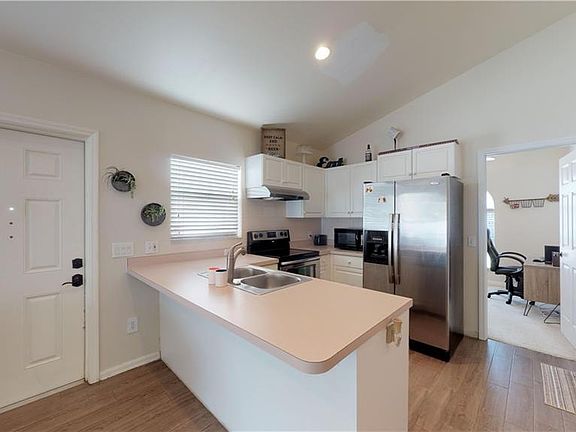 4th image of 111 Leawood Cir