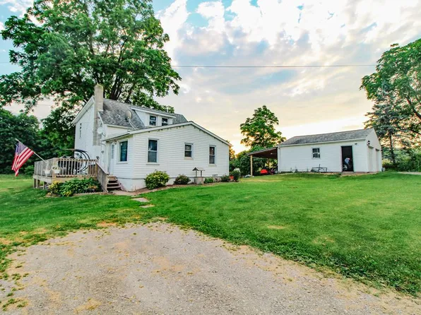 587 Parkhurst Rd, Troy, PA 16947