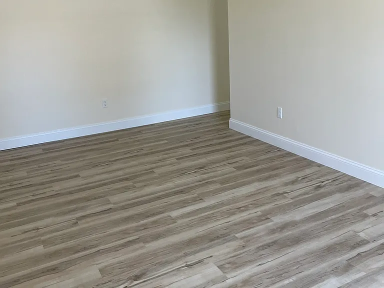 558 Winchester Ave — Photo 11