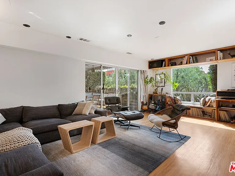 1666 S Curson Ave — Photo 3