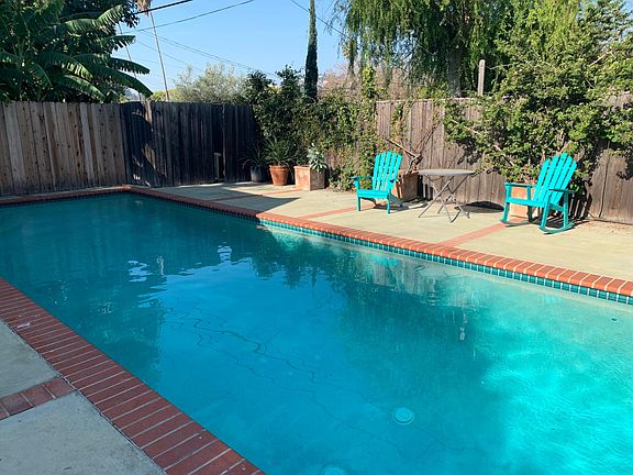 2nd image of 3131 Glenmanor Pl