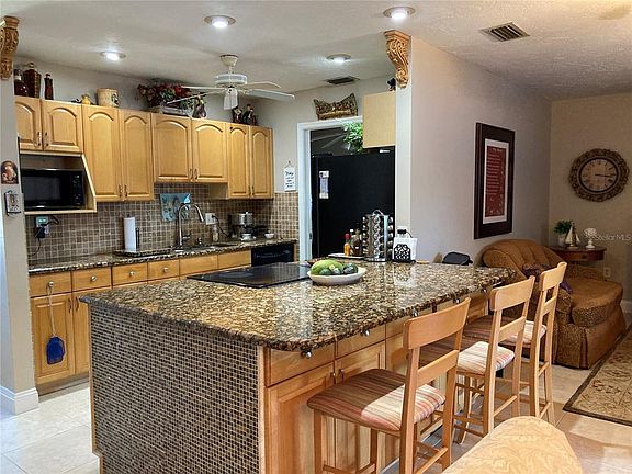 3rd image of 912 65th Avenue Dr W