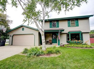 1601 Fox River Pkwy, Waukesha, WI 53189