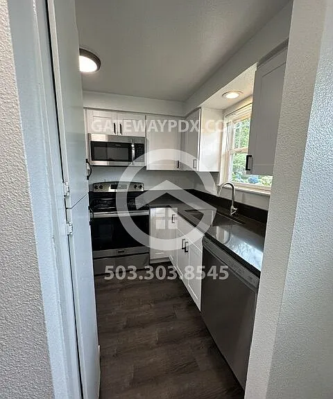 2322 SE 7th St — Photo 6