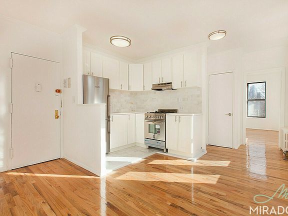 2nd image of 403 E 8th St APT 7