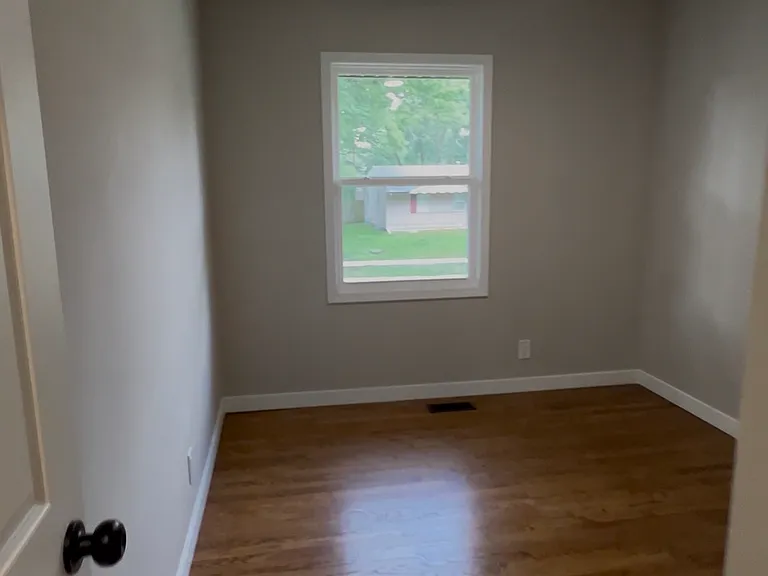 9620 Wallace Ave — Photo 8