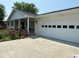 690 Yates Dr, Radcliff, KY 40160