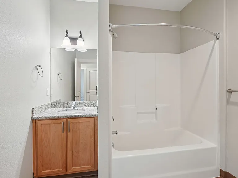 Aspen Grove Apartments — Photo 14