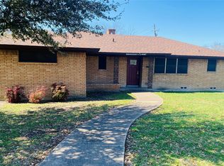 1315 Willow Creek Dr, Lancaster, TX