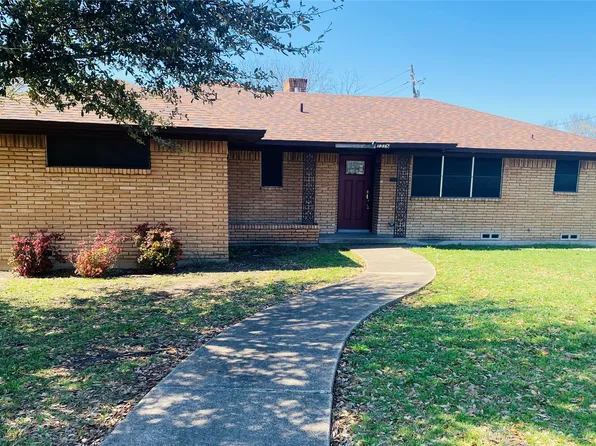 1315 Willow Creek Dr, Lancaster, TX 75146