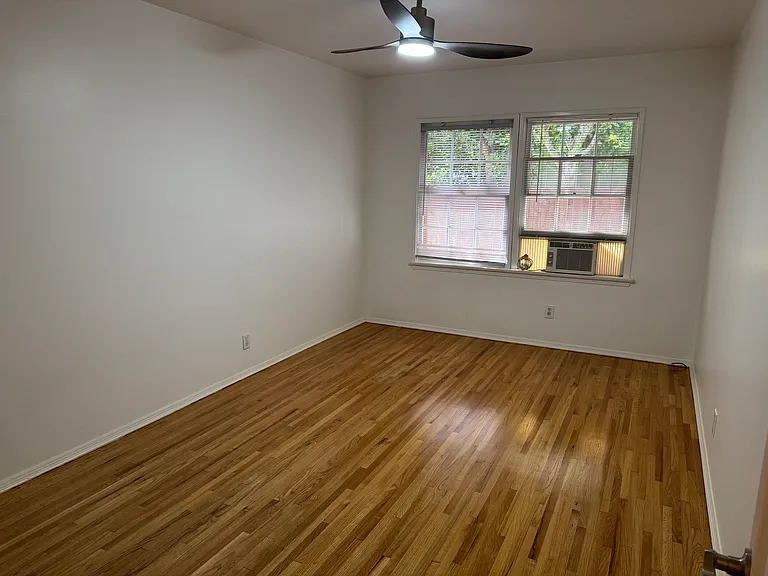 10603 Camarillo St — Photo 11