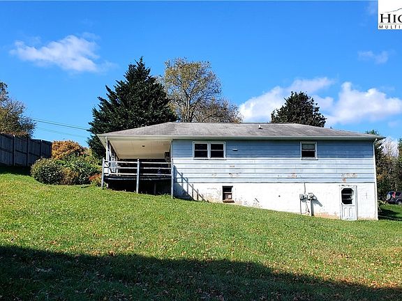 3rd image of 319 McConnell Street