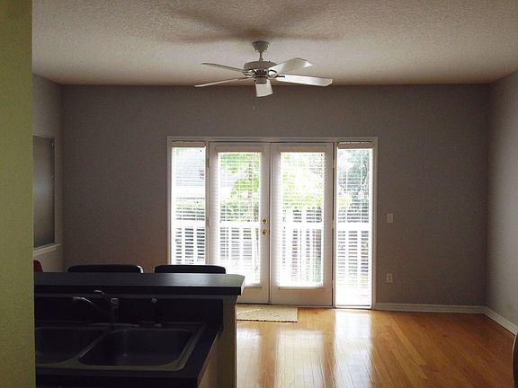 3rd image of 720 E Central Blvd
