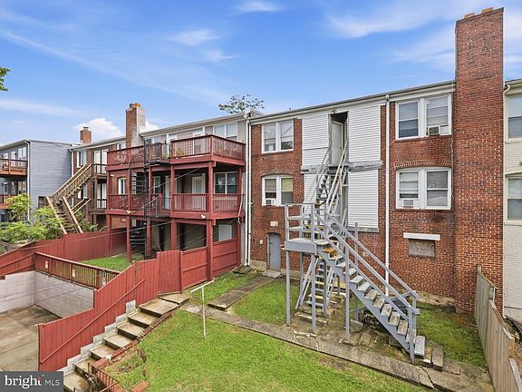 3rd image of 1322 Downing Pl NE