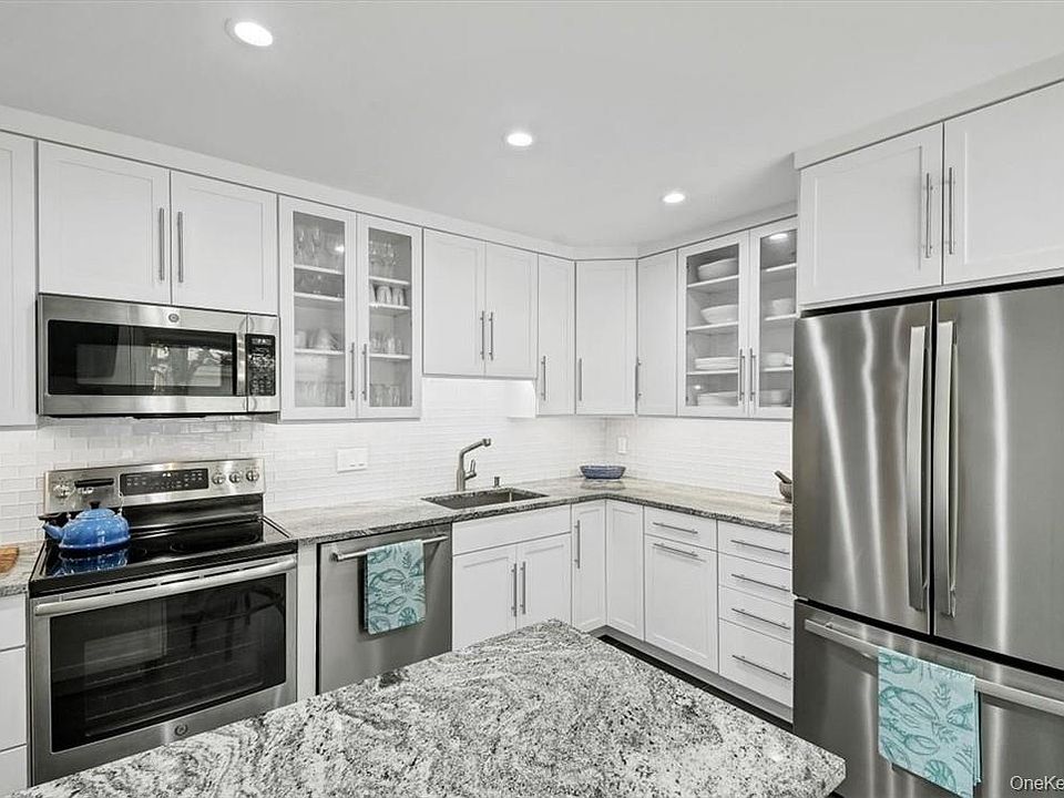 1st image of 610 Heritage Hills #B