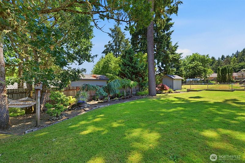 3rd image of 1428 Rockcress Drive SE