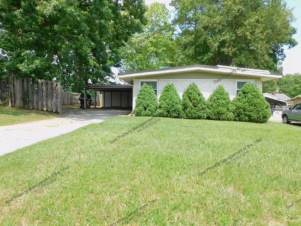 2209 Revelle Ln