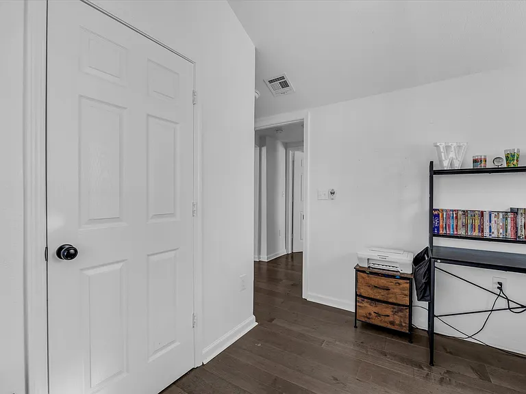 1209 Southey St — Photo 13