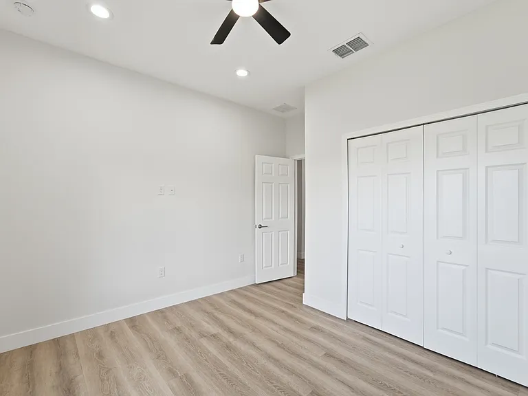 1332 Marshall Dr — Photo 14