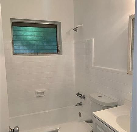 5th image of 75 Washington Ave APT 15