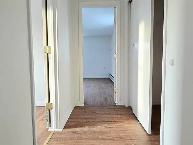 725 Dickson St — Photo 19