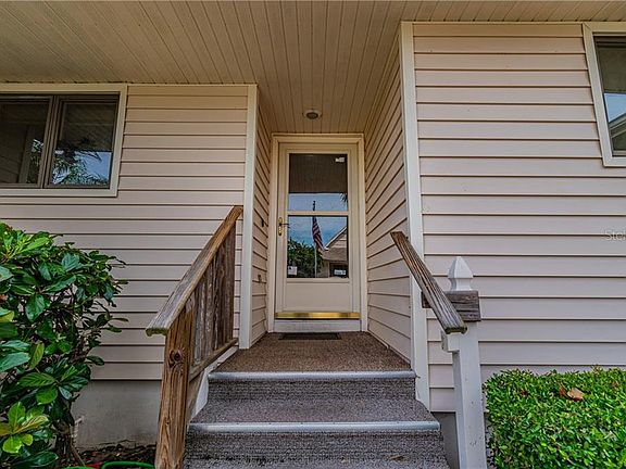 3rd image of 1024 Lake Avoca Ct