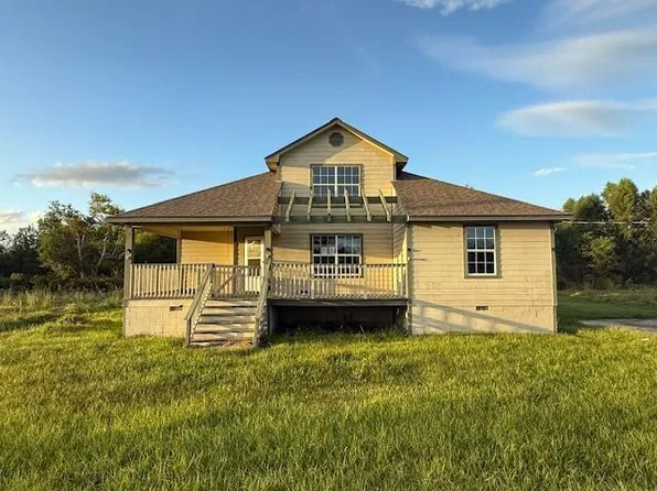 326 Country Village Dr, Raceland, LA 70394