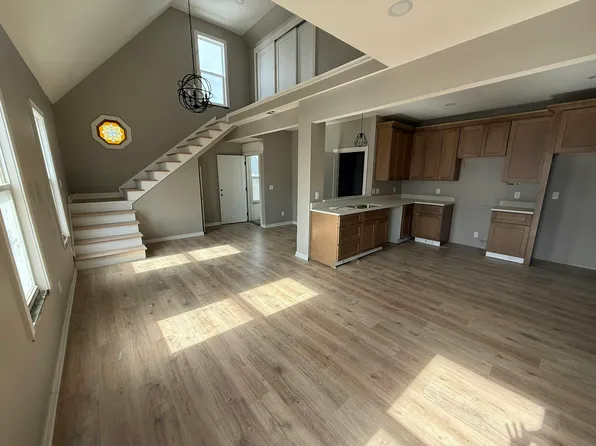 2589 S Delaware Ave, Milwaukee, WI 53207