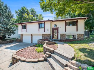 15223 Y St, Omaha, NE 68137