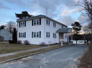 20 Perry Ave #2B, Buzzards Bay, MA 02532