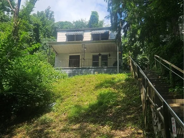 1019 Stadium Pl, Charleston, WV 25311